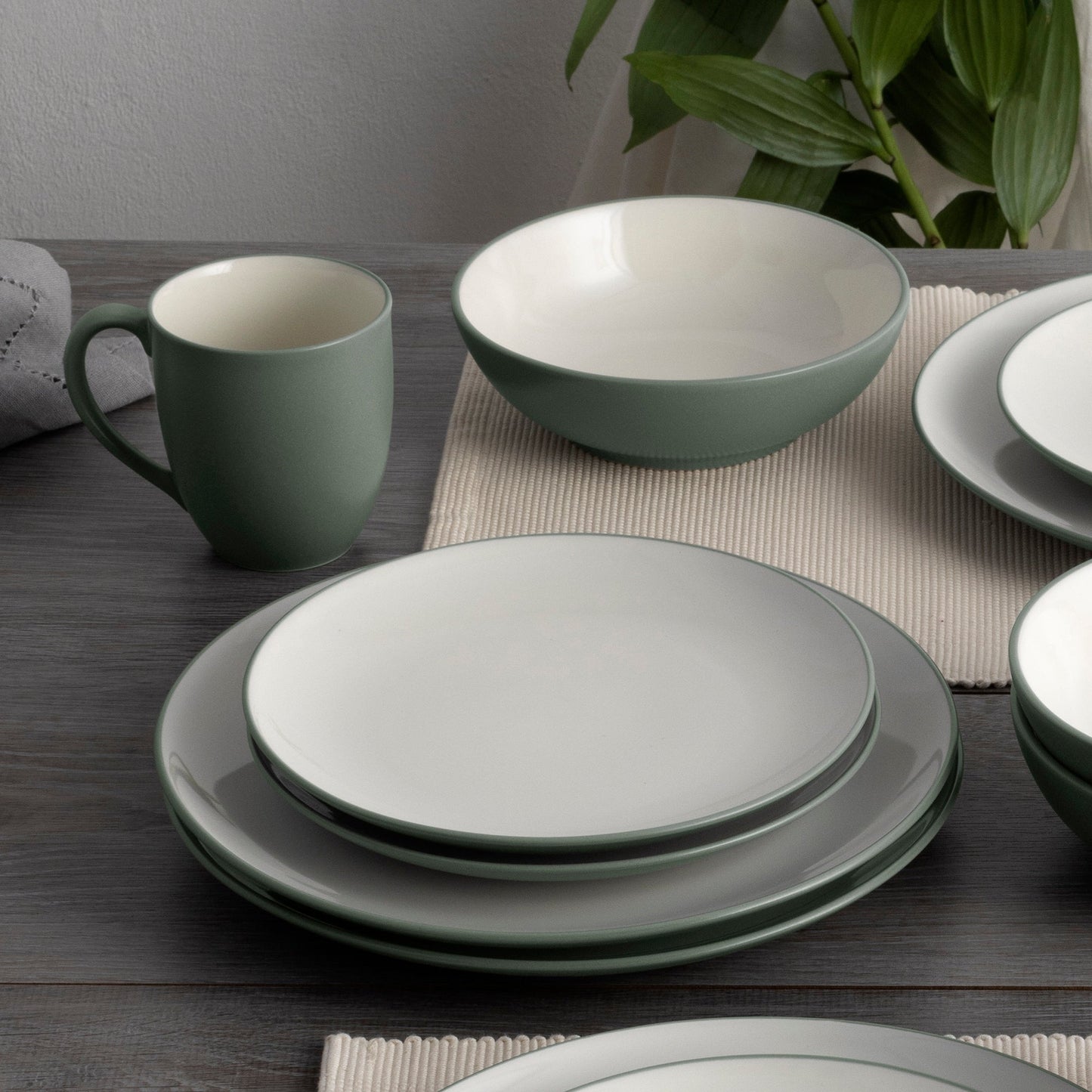 Noritake Colorwave 16-Piece Coupe Dinnerware Set, Service For 4