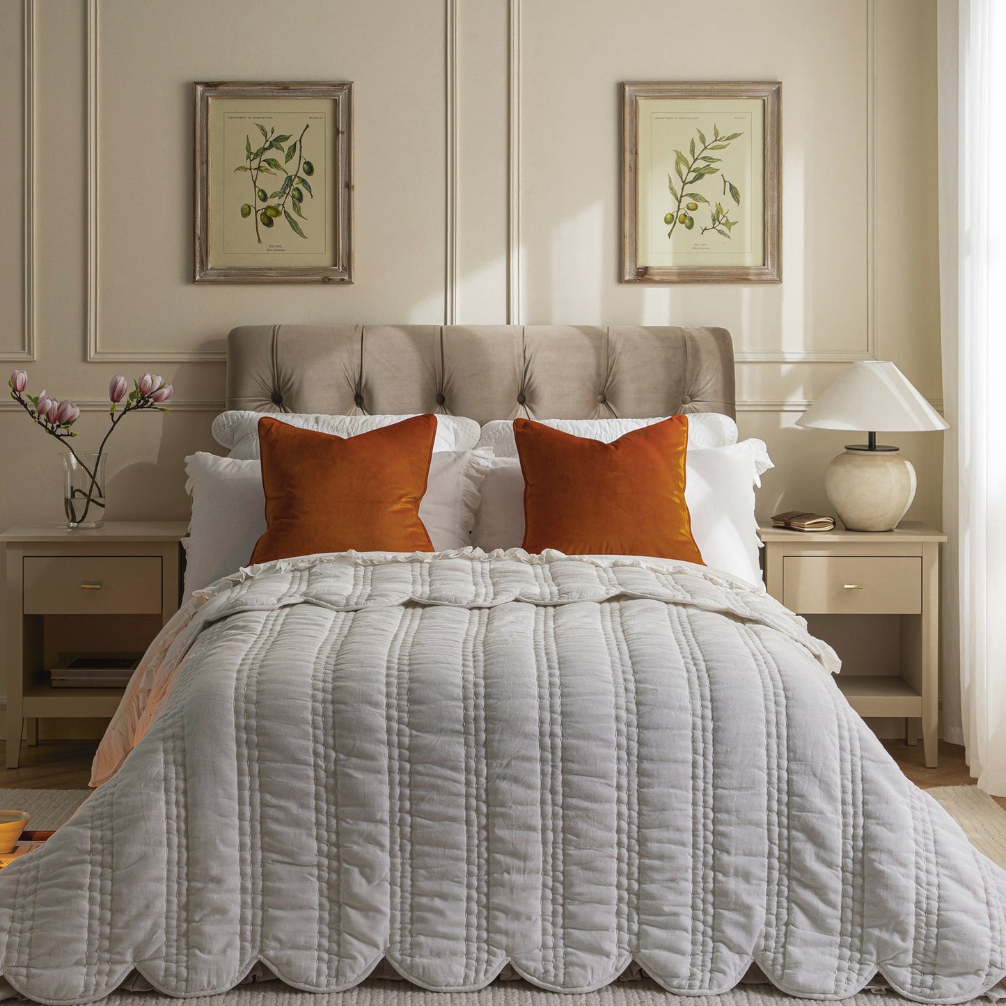 Portland Small Double Buttoned Fold-Out Bed in Ottoman, Mink Velvet